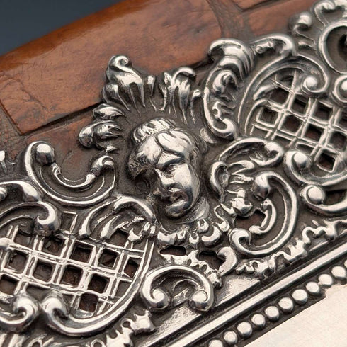 Monedero pequeño de cuero con adornos de plata de ley, antiguedad británica de alrededor de 1900, Edward Langridge