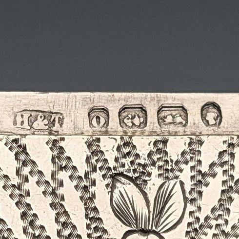 1863 年英國古董花卉雕刻純銀卡片盒,57 克,Hillard & Thomason