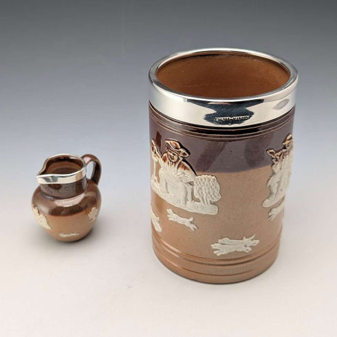 Hacia 1900, antigua jarra de cerámica con decoración de plata de ley y mini jarra para crema, Mappin & Webb, Reino Unido