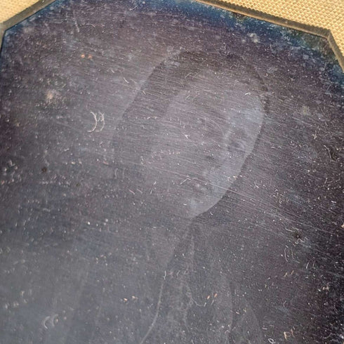 Par de daguerrotipos en estuche de cuero antiguo