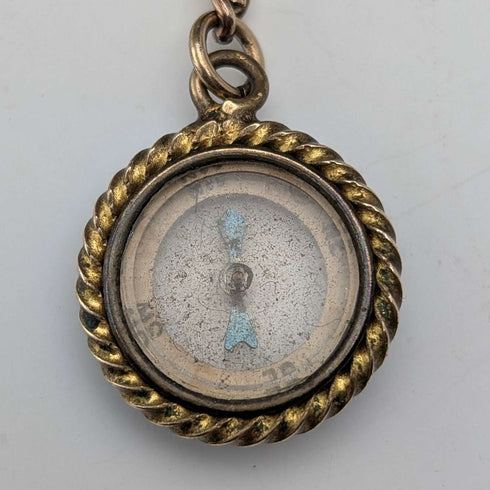 Cadena Albert de eslabones de fantasía en oro laminado antiguo con dije de brújula