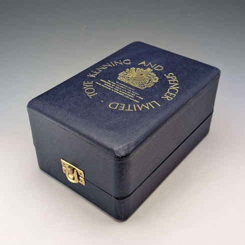 Cáliz de plata pura del Jubileo de Plata de Isabel II de 1977, 142 g, con caja y certificado, en perfecto estado.
