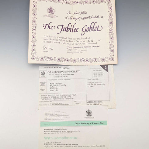 Cáliz de plata pura del Jubileo de Plata de Isabel II de 1977, 142 g, con caja y certificado, en perfecto estado.