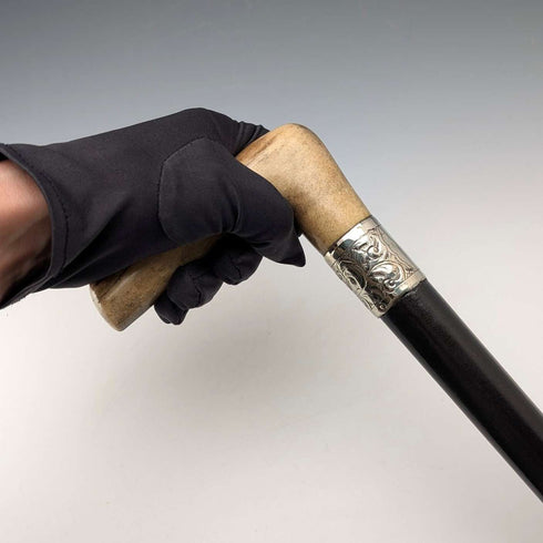 Circa 1900 British antique black shaft L-shaped antler handle walking stick 75cm