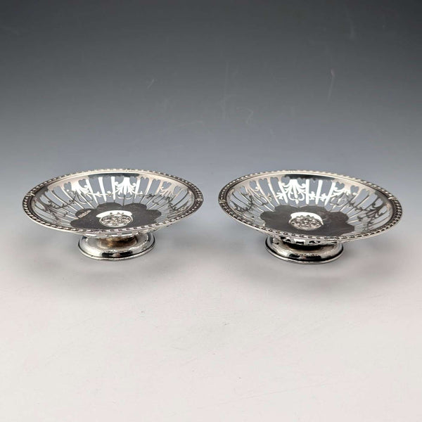 1910年 英国古董 纯银制小型带脚碟子一对 总重104g Mappin&Webb