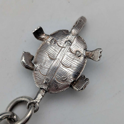 Cadena Albert de plata esterlina, extra gruesa, antigua británica de alrededor de 1900, 71 g, con dije de tortuga