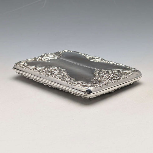 Estuche para tarjetas de plata de ley con decoración en relieve, estilo libro, 1898, Reino Unido, 101 g, Henry Matthews
