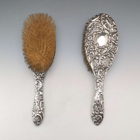 1910年 英国古董 纯银装饰手柄 发刷一对 J&R Griffin