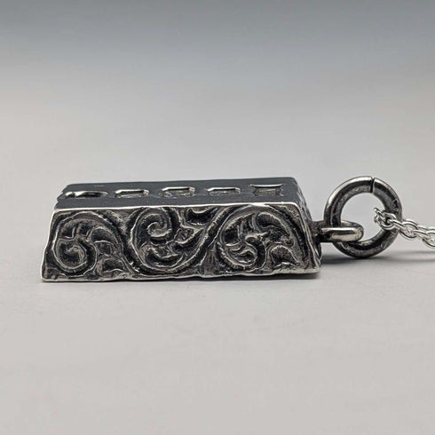 1977 British pure silver jubilee ingot pendant, 32g, with pure silver necklace, AJCo