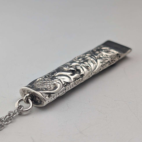 Silbato de plata de ley con decoración floral, antiguo, británico, de 1902, William Manton, con cadena