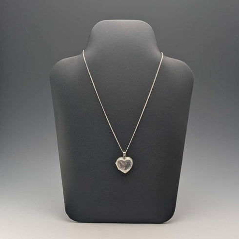 Colgante relicario vintage de plata de ley en forma de corazón con cadena de plata de ley, 7,3 g en total