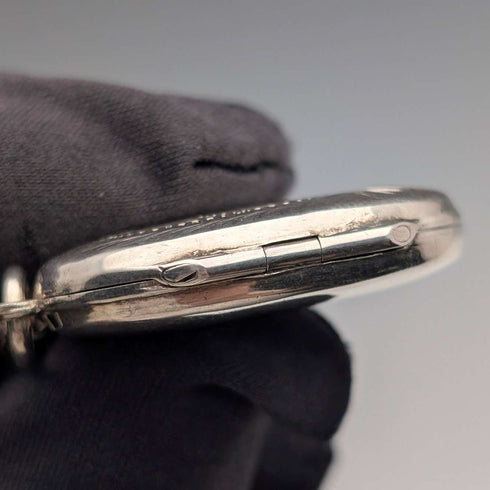 Vintage sterling silver oval locket pendant with sterling silver necklace, 10.4g total