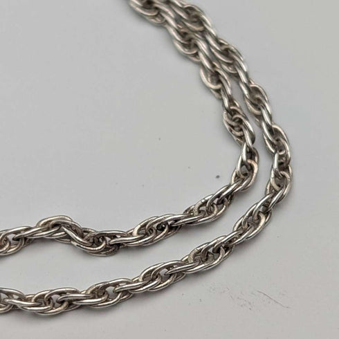 Vintage sterling silver oval locket pendant with sterling silver necklace, 10.4g total