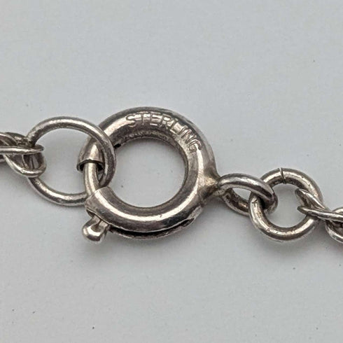 Vintage sterling silver oval locket pendant with sterling silver necklace, 10.4g total