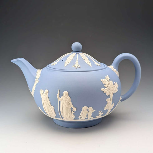 Tetera Wedgwood vintage británica Jasperware azul pálido
