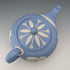Tetera Wedgwood vintage británica Jasperware azul pálido