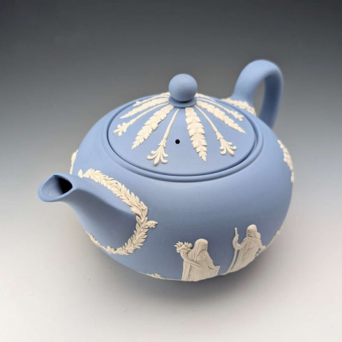 Tetera Wedgwood vintage británica Jasperware azul pálido