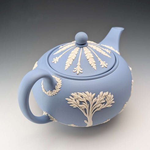 Tetera Wedgwood vintage británica Jasperware azul pálido