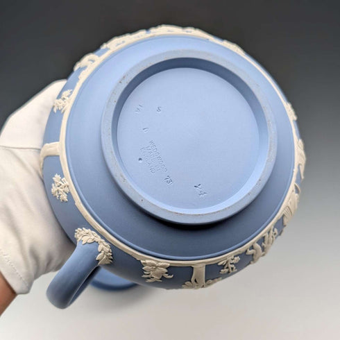Tetera Wedgwood vintage británica Jasperware azul pálido