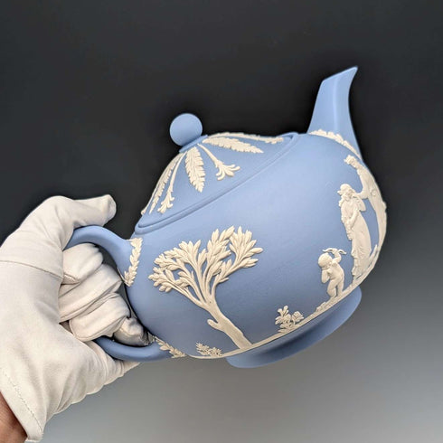 Tetera Wedgwood vintage británica Jasperware azul pálido