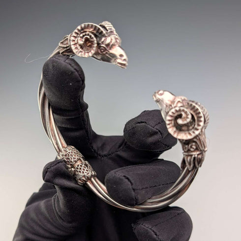 Vintage Sterling Silver Ram's Head Hinged Bangle Bracelet 42g