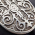Colgante guardapelo ovalado de plata de ley vintage británica con cadena de plata de ley, 38g en total, CHC