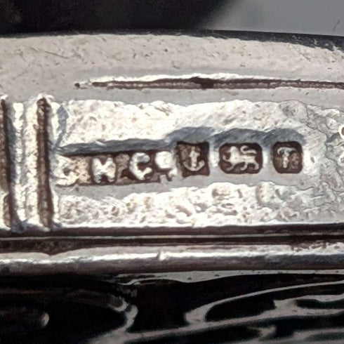 Colgante guardapelo ovalado de plata de ley vintage británica con cadena de plata de ley, 38g en total, CHC