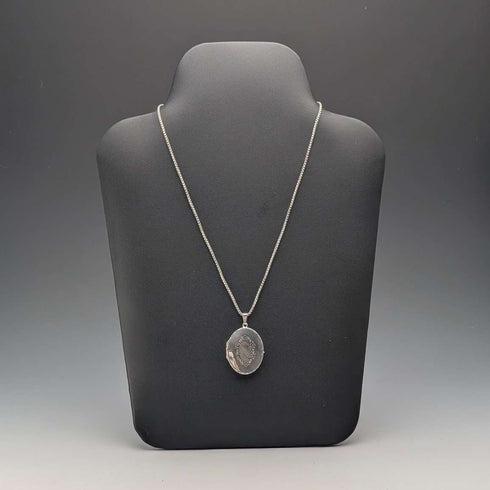 Colgante relicario ovalado de plata de ley vintage británica con cadena de plata de ley, 19 g en total DJ