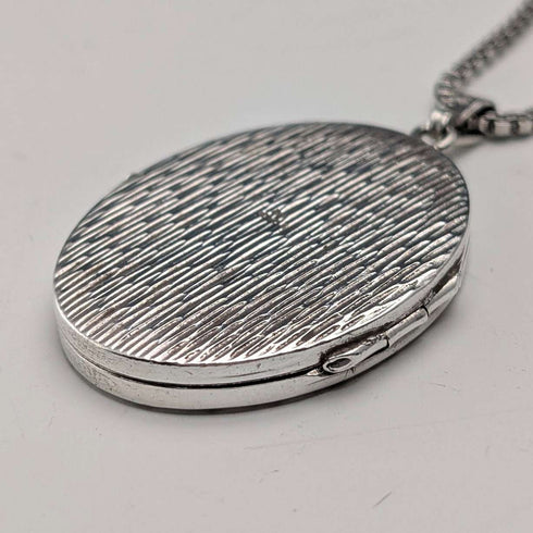 Colgante relicario ovalado de plata de ley vintage británica con cadena de plata de ley, 19 g en total DJ