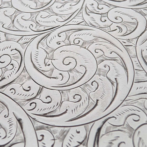 Estuche para tarjetas de plata esterlina, grabado estilo pergamino, Reino Unido, 1900, 71 g, George Unite