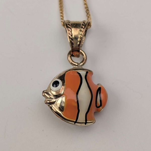 英國復古 9ct 金琺瑯魚形吊墜,搭配 9ct 金鍊和 Carissima 錶殼