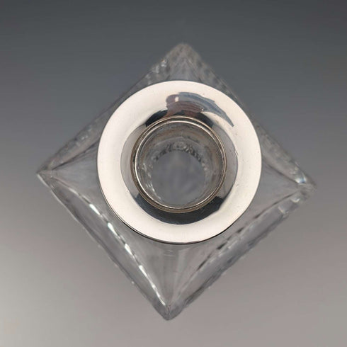 1983年 英国复古切割玻璃方形醒酒器 纯银装饰 Garrard&Co