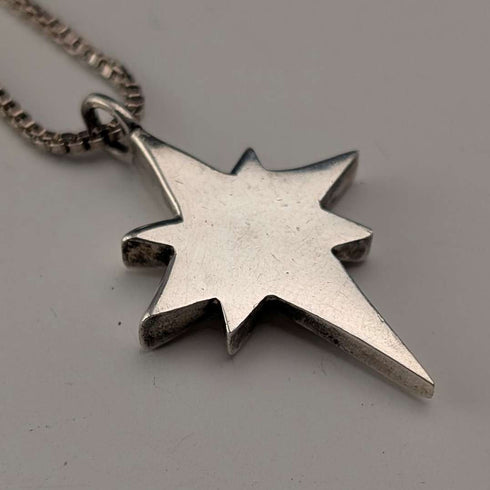 Colgante vintage de plata de ley en forma de estrella con cadena de plata de ley, 8 g en total