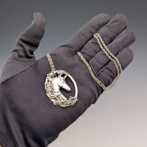 Colgante de unicornio de plata de ley vintage británica con collar de plata de ley, 16,7 g en total