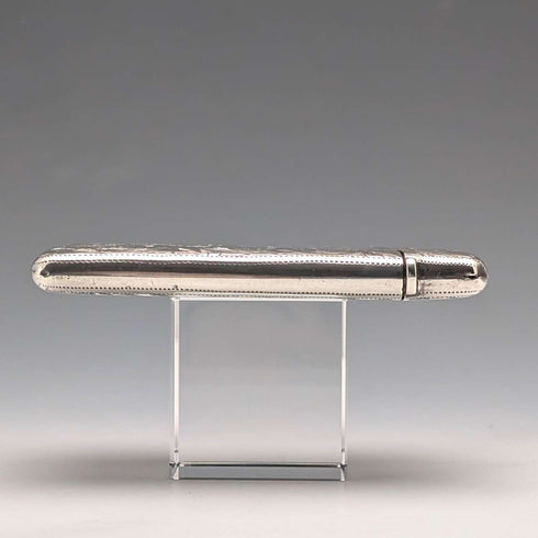 Tarjetero de plata de ley con decoración de volutas, Reino Unido, 1898, 79g, Joseph Gloster