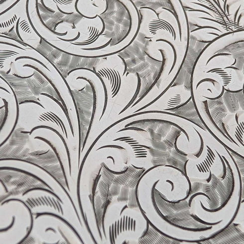 Cigarera de plata esterlina antigua inglesa de 1907, decoración en relieve detallada, 163g, Joseph Gloster
