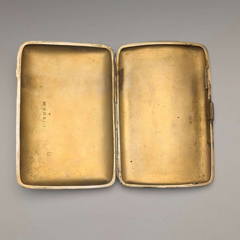 Cigarera de plata esterlina antigua inglesa de 1907, decoración en relieve detallada, 163g, Joseph Gloster