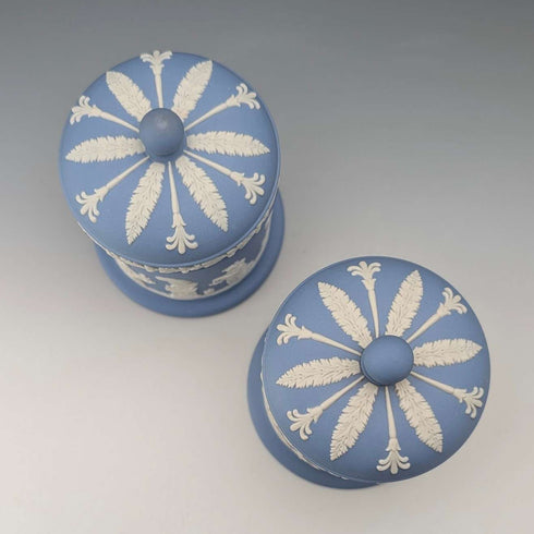 英国复古韦奇伍德(Wedgwood)贾斯珀(Jasperware)茶叶罐一对