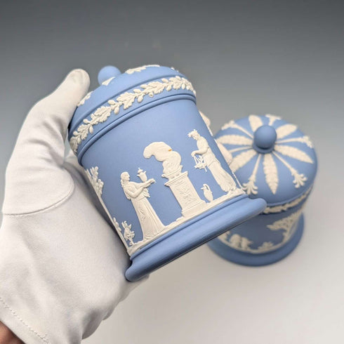 英国复古韦奇伍德(Wedgwood)贾斯珀(Jasperware)茶叶罐一对