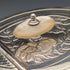 Tetera de metal plateado estilo japonista, Inglaterra, finales del siglo XIX, Johnson & Co.