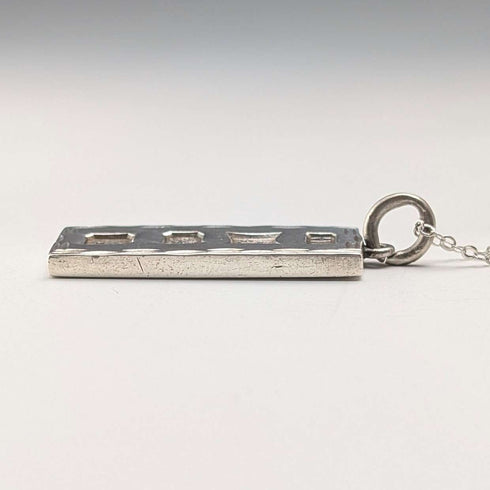 1985 UK Sterling Silver Ingot Pendant with Sterling Silver Necklace Total 11.1g