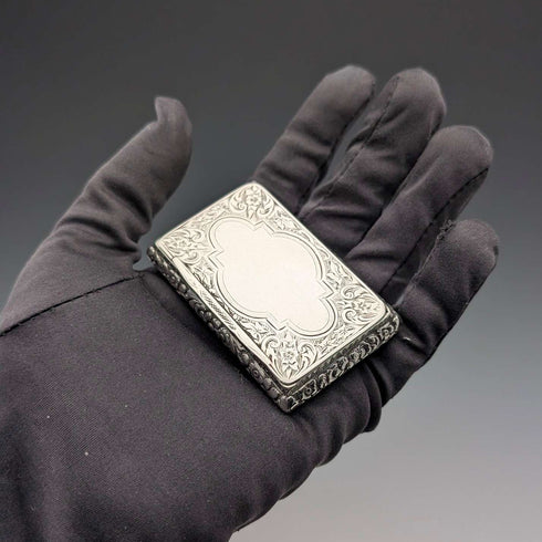 1878年英國古董純銀方形鼻煙盒,重50克,希拉德和托馬森公司出品