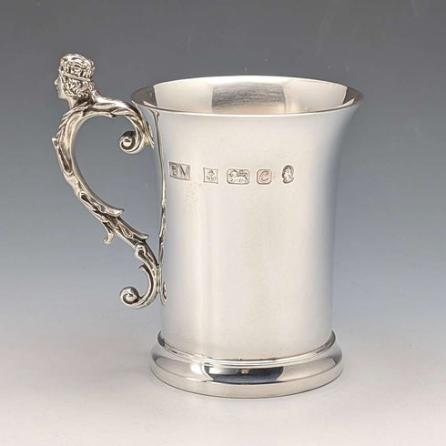 Taza de plata pura del Jubileo de Plata de 1977 de la Reina Isabel II del Reino Unido, 302 g, Birmingham Mint, con caja y manual, en estado excelente.
