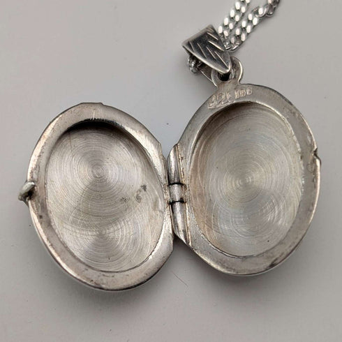 Colgante relicario ovalado de plata de ley vintage, con collar de plata de ley, 5.4 g en total