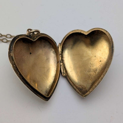 Colgante relicario vintage de oro de 9 quilates en forma de corazón con cadena RG británica