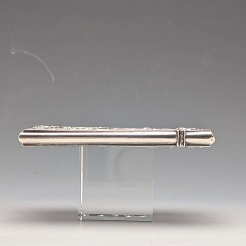 Estuche para tarjetas de plata esterlina con decoración floral calada, Reino Unido, 1837, 80 g, Nathaniel Mills