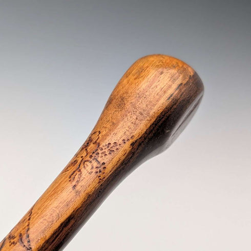 复古双色棕色杆身带装饰环手柄手杖 91cm