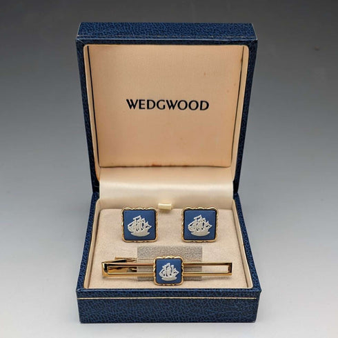 British Wedgwood cufflinks and tie clip with blue jasper sailing ship square cameo and gold-colored base case