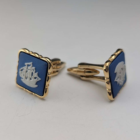 British Wedgwood cufflinks and tie clip with blue jasper sailing ship square cameo and gold-colored base case