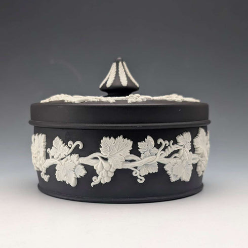 1967 British Vintage Wedgwood Black Jasper Round Bonbonniere in Box